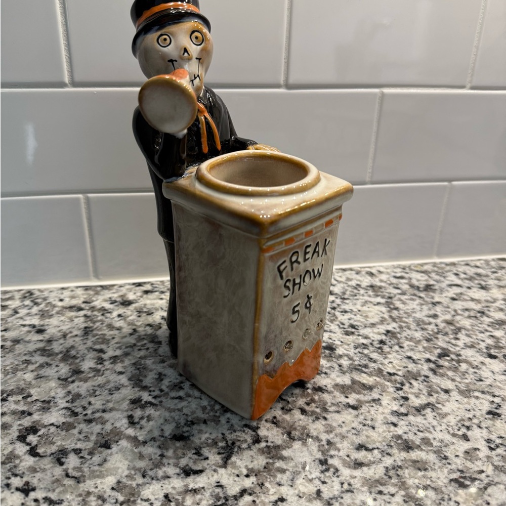 Yankee Candle Retired Boney Bunch Freak Show Figurine